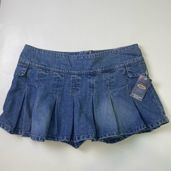 BONGO Dresses & Skirts - BONGO Denim Pleated Mini Skort - Blue